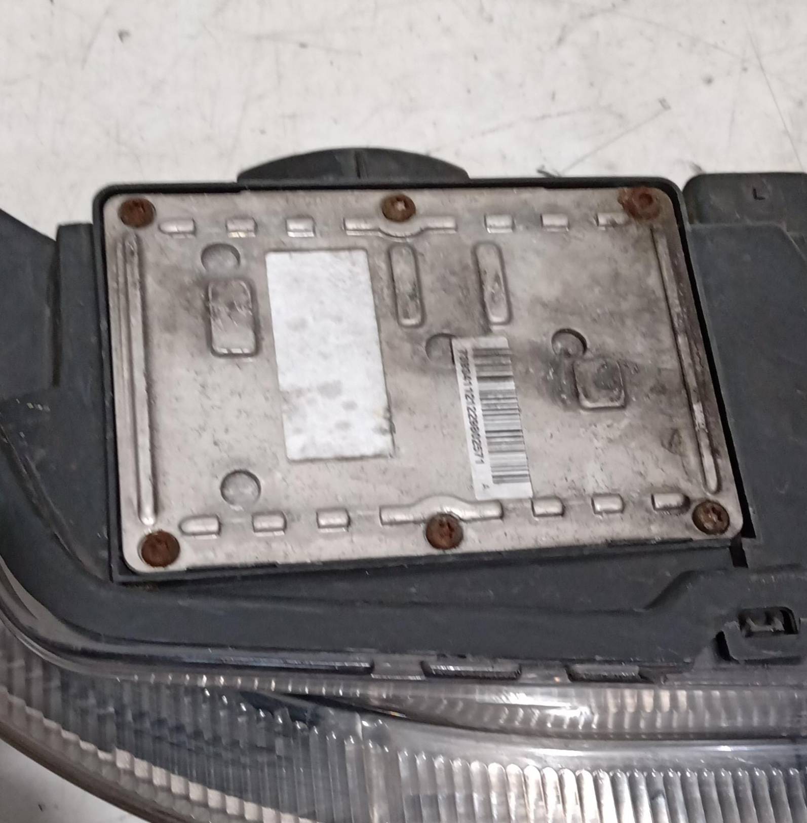 Fanale anteriore sinistro xenon